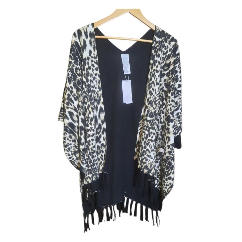 Chico's Womens Black Animal Print Reversable Ruana Size S/M NWT